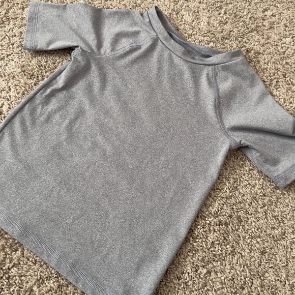 Cat & Jack baby boy toddler boys short sleeve gray rash guard size 2T - Picture 2 of 4